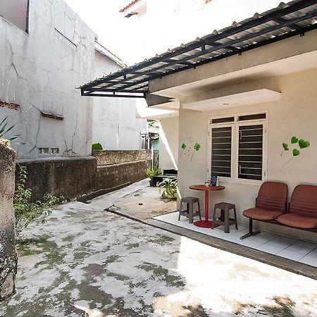Kost Carmelia Syariah Baranangsiang Bogor Hotel Exterior foto
