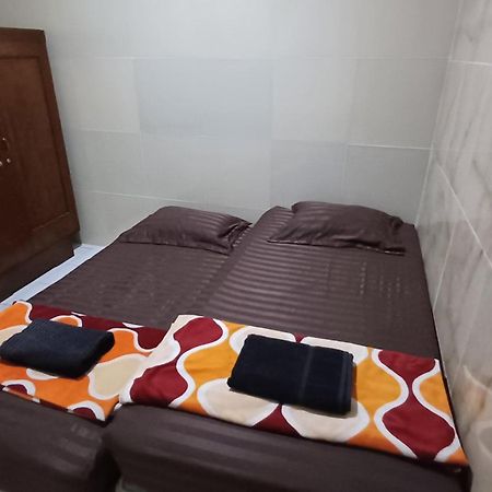 Kost Carmelia Syariah Baranangsiang Bogor Hotel Exterior foto