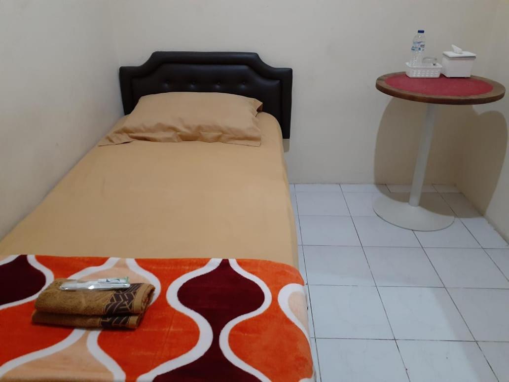 Kost Carmelia Syariah Baranangsiang Bogor Hotel Exterior foto