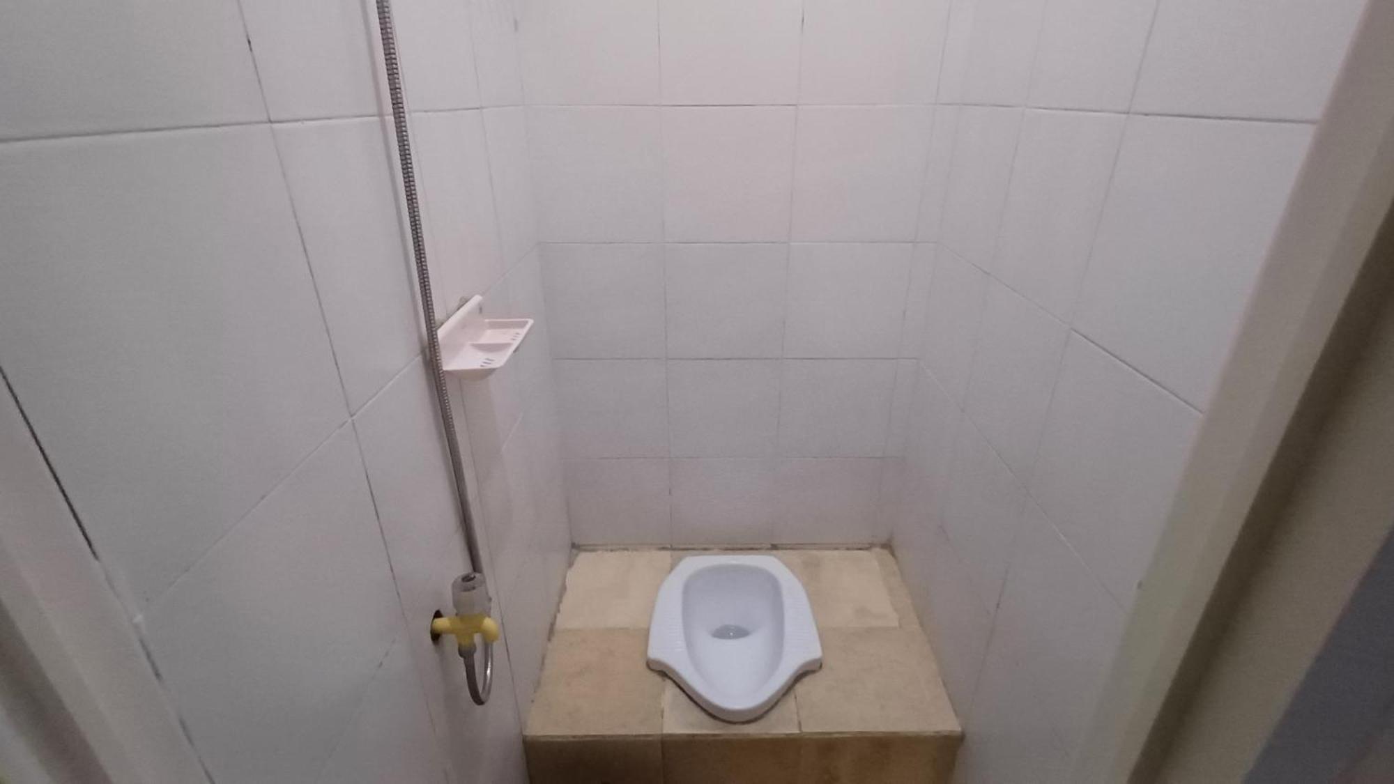 Kost Carmelia Syariah Baranangsiang Bogor Hotel Exterior foto